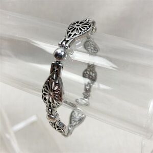 Silver tone Flower Filigree link bracelet